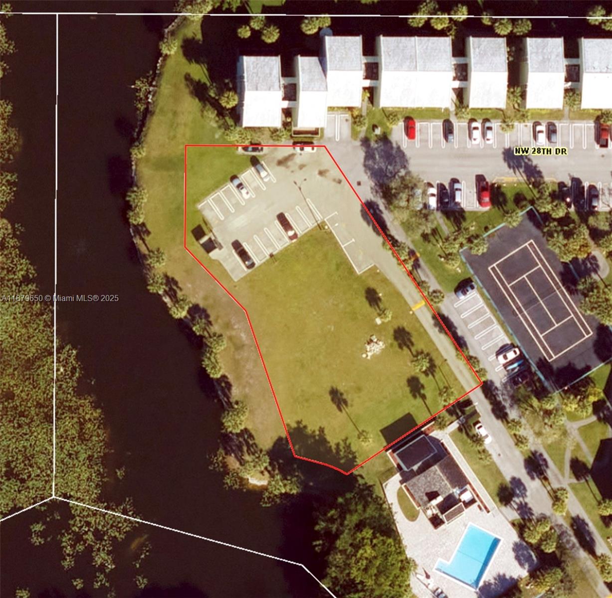 28 Nw Dr, Coral Springs FL 33065