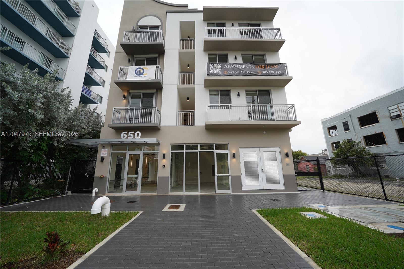 650 SW 1st St # 1, Miami FL 33130
