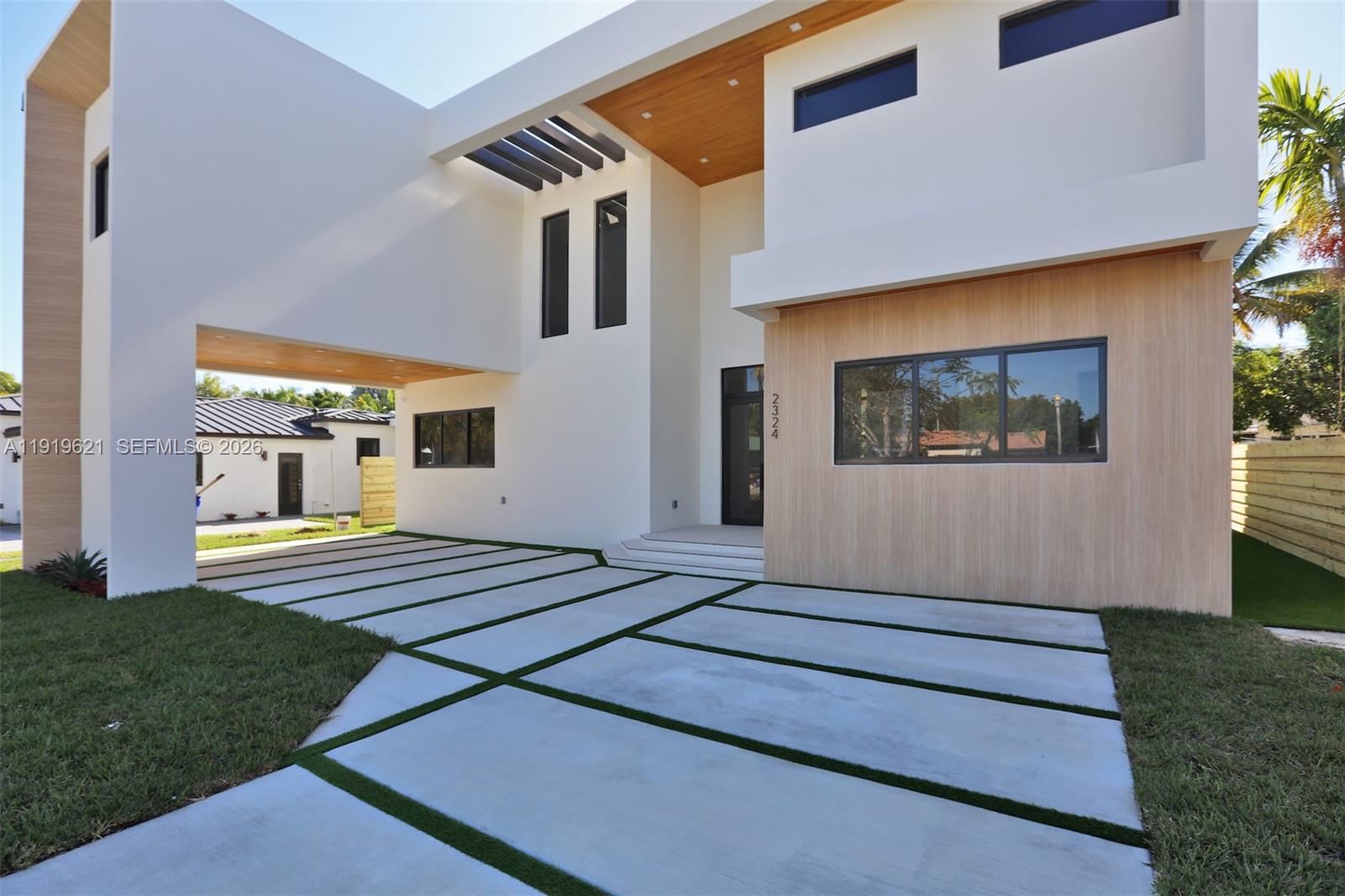 2324 SW 26th St, Miami FL 33133