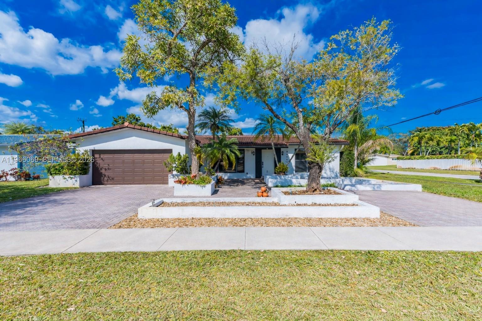 5201 Jefferson St, Hollywood FL 33021