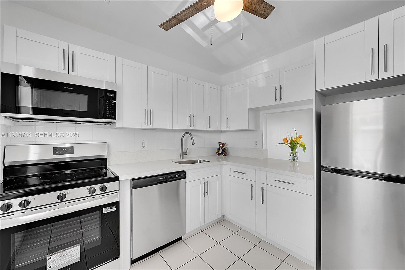 7305 NW 4th Pl # 202, Margate FL 33063