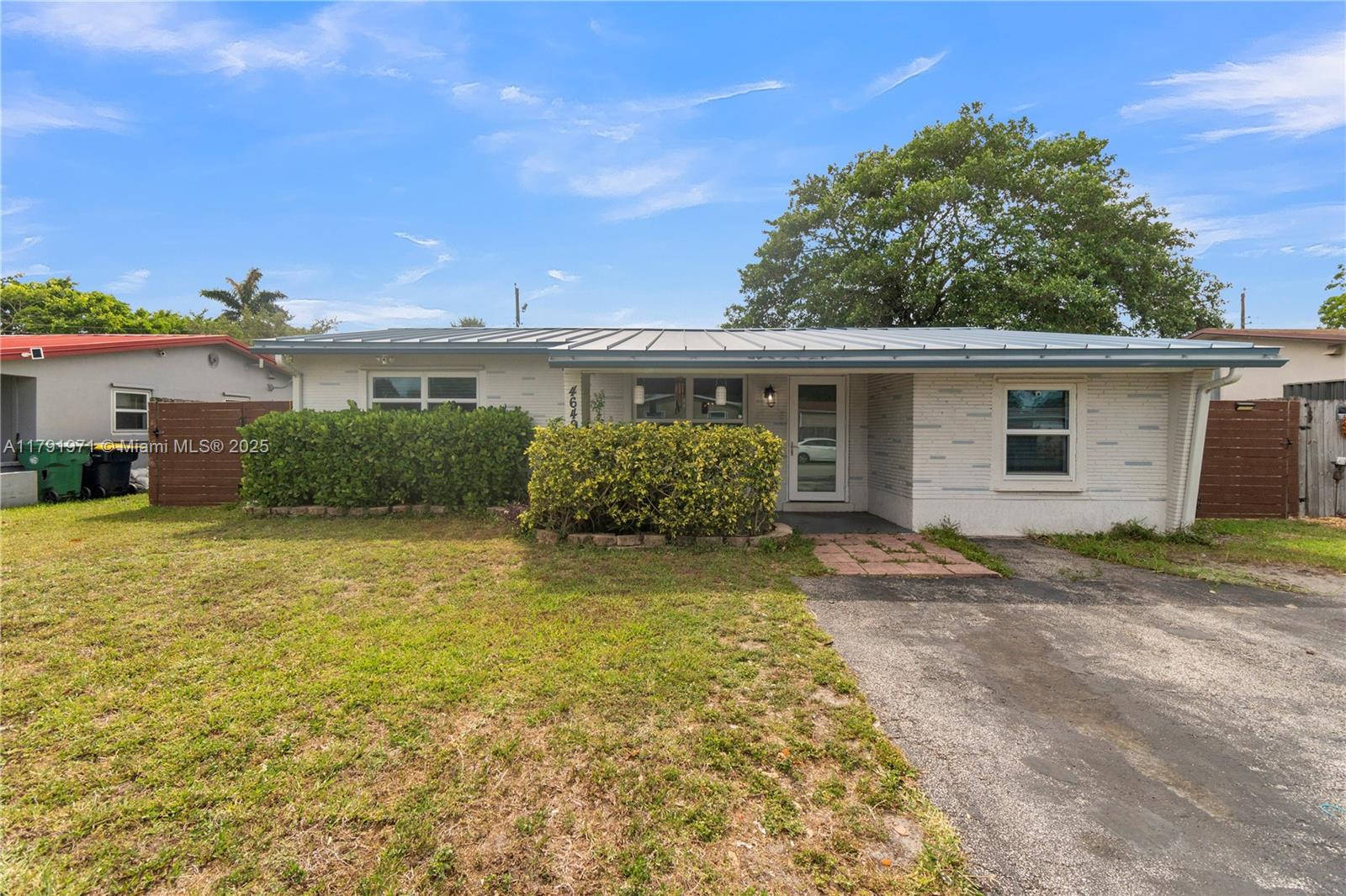 4649 SW 28th Ave, Dania Beach FL 33312
