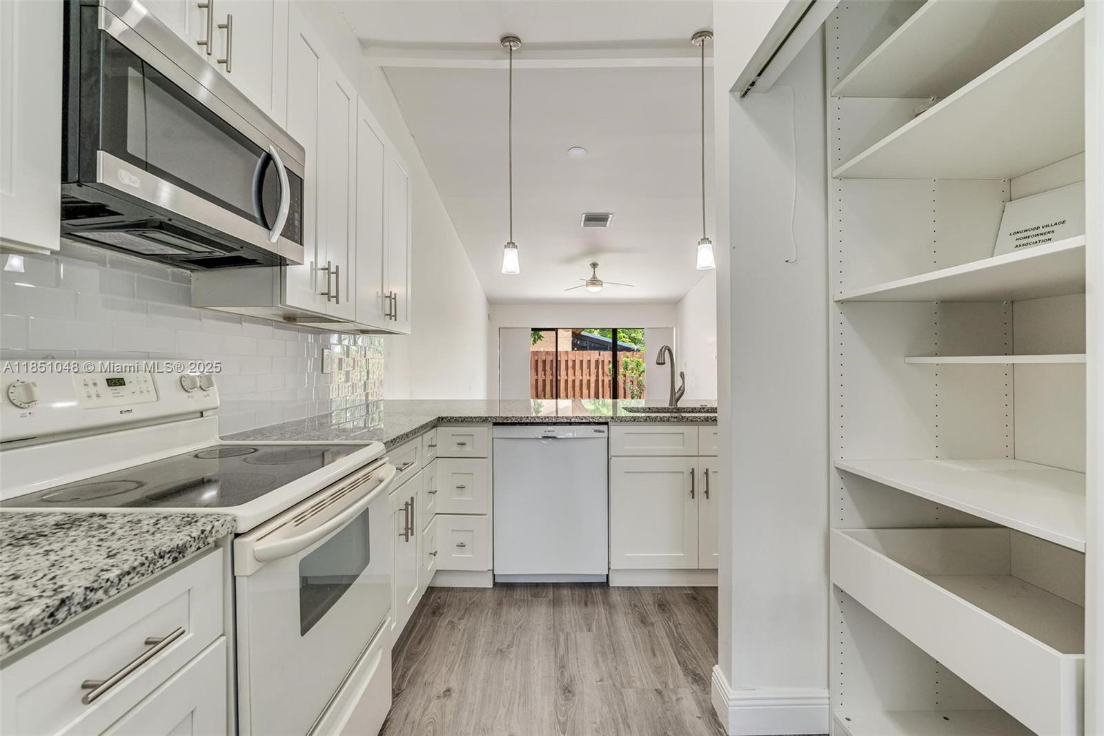 836 NW 79th Ter, Plantation FL 33324