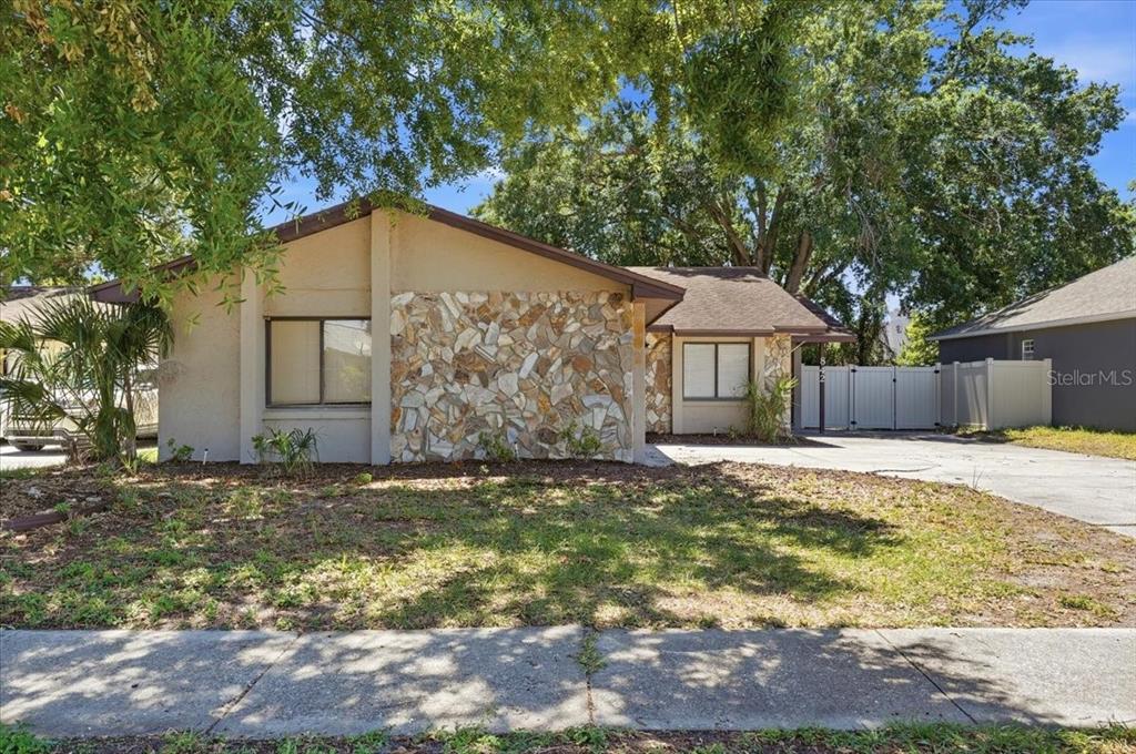 842 ROCKINGHAM ROAD