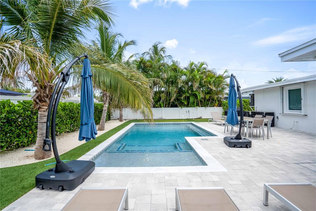306 66TH STREET, HOLMES BEACH, FL — photo 5 of 30