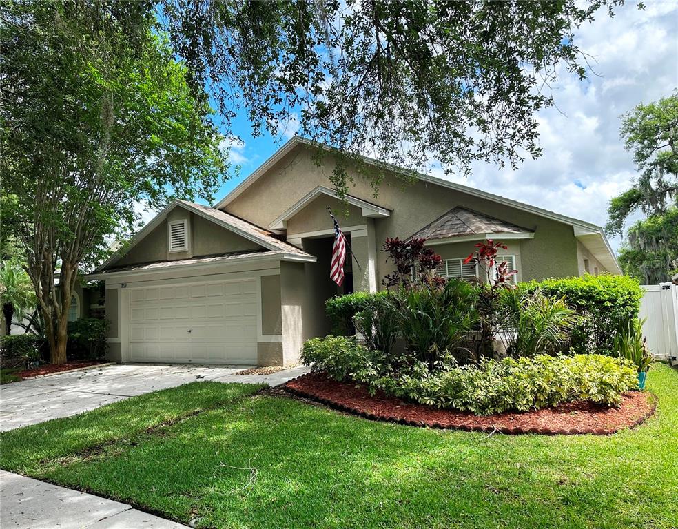 809 STRAW LAKE DRIVE