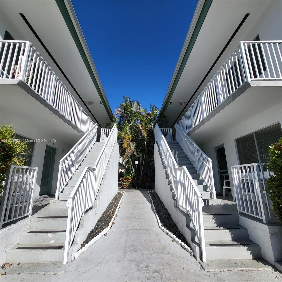 7945 Carlyle Ave # 1, Miami Beach FL 33141