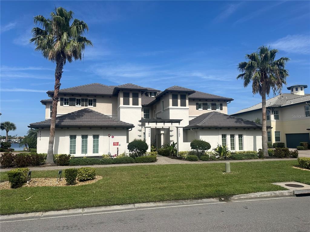 1109 RIVERSCAPE STREET