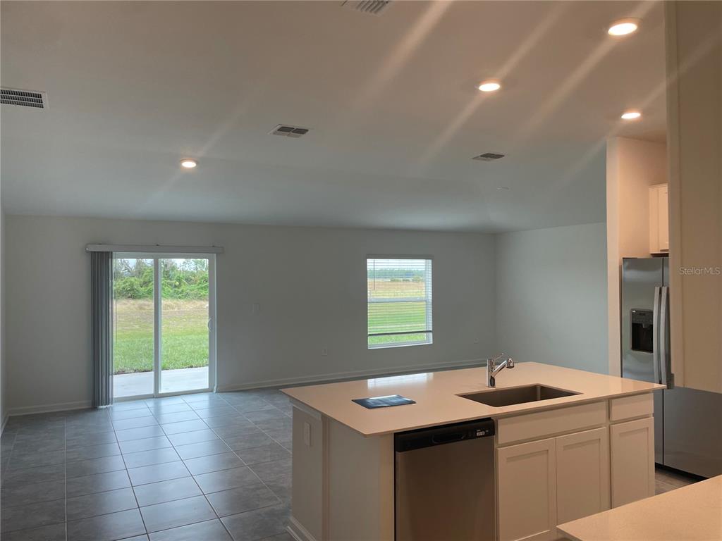 612 DARING DRIVE, DAVENPORT, FL — photo 3 of 17