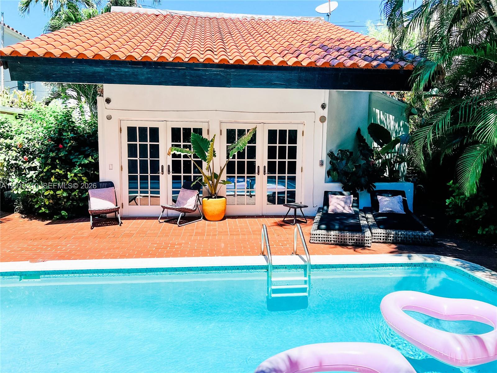 320 W 55th St, Miami Beach FL 33140