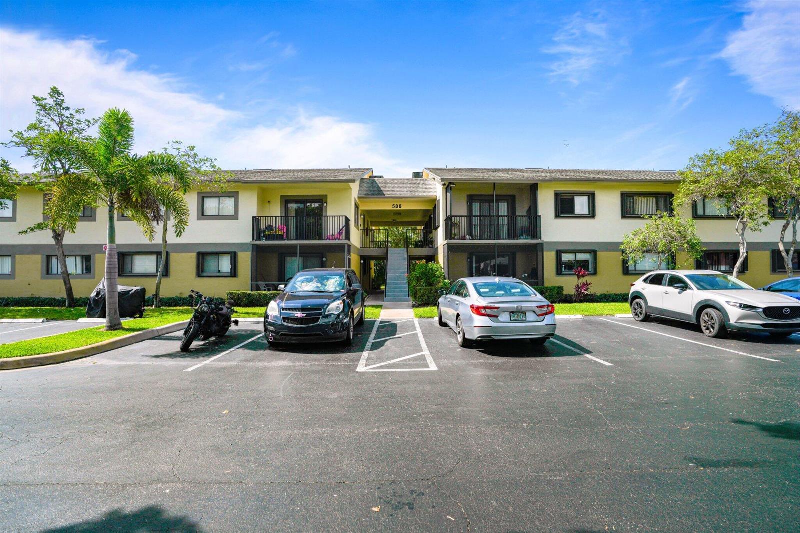 588 Trace Circle # 102, Deerfield Beach FL 33441