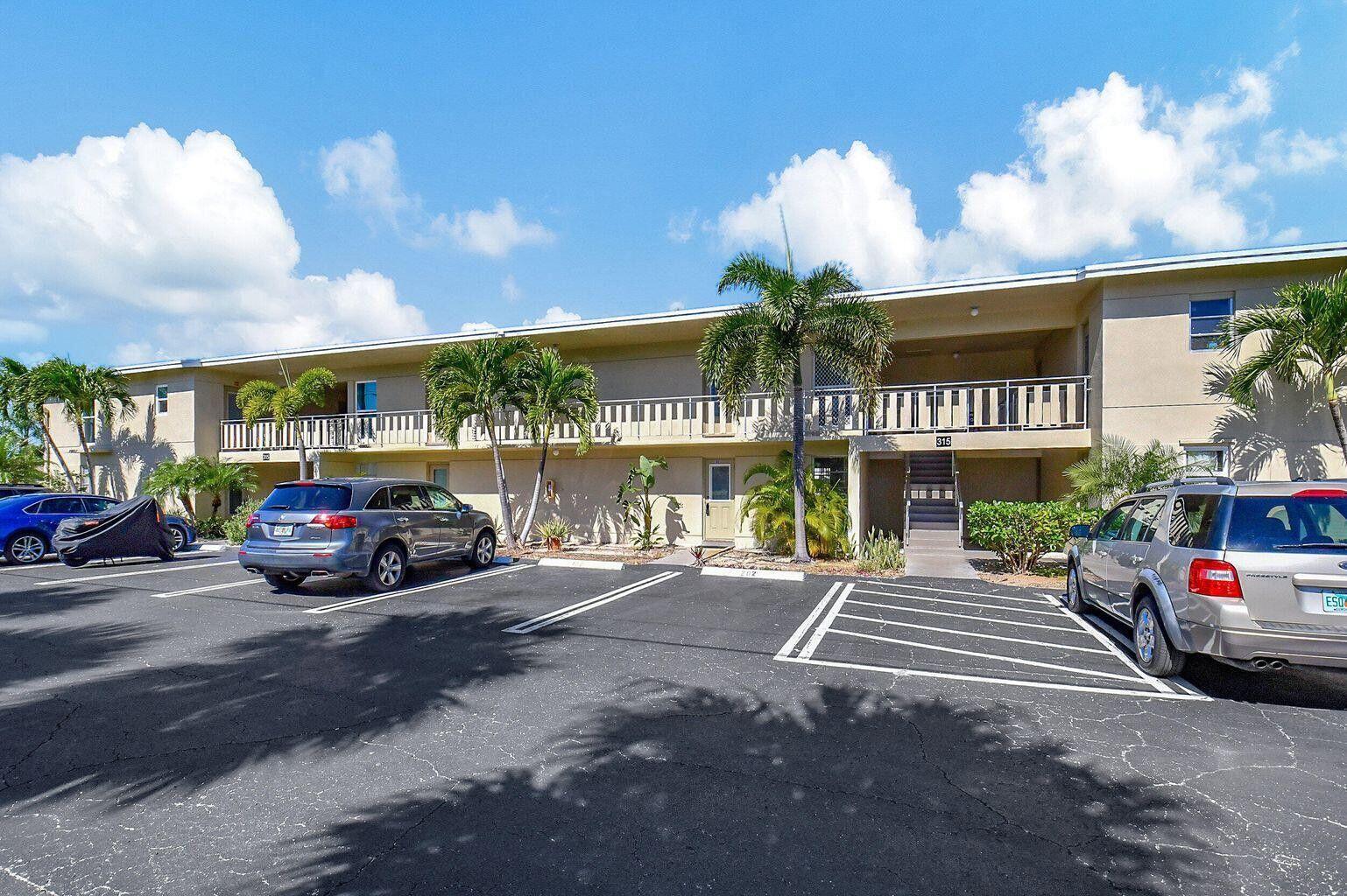 315 Circle Drive S # 102, Boynton Beach FL 33435