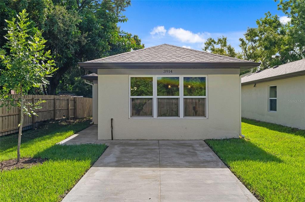3914 WALNUT AVENUE, SARASOTA, FL — photo 4 of 30
