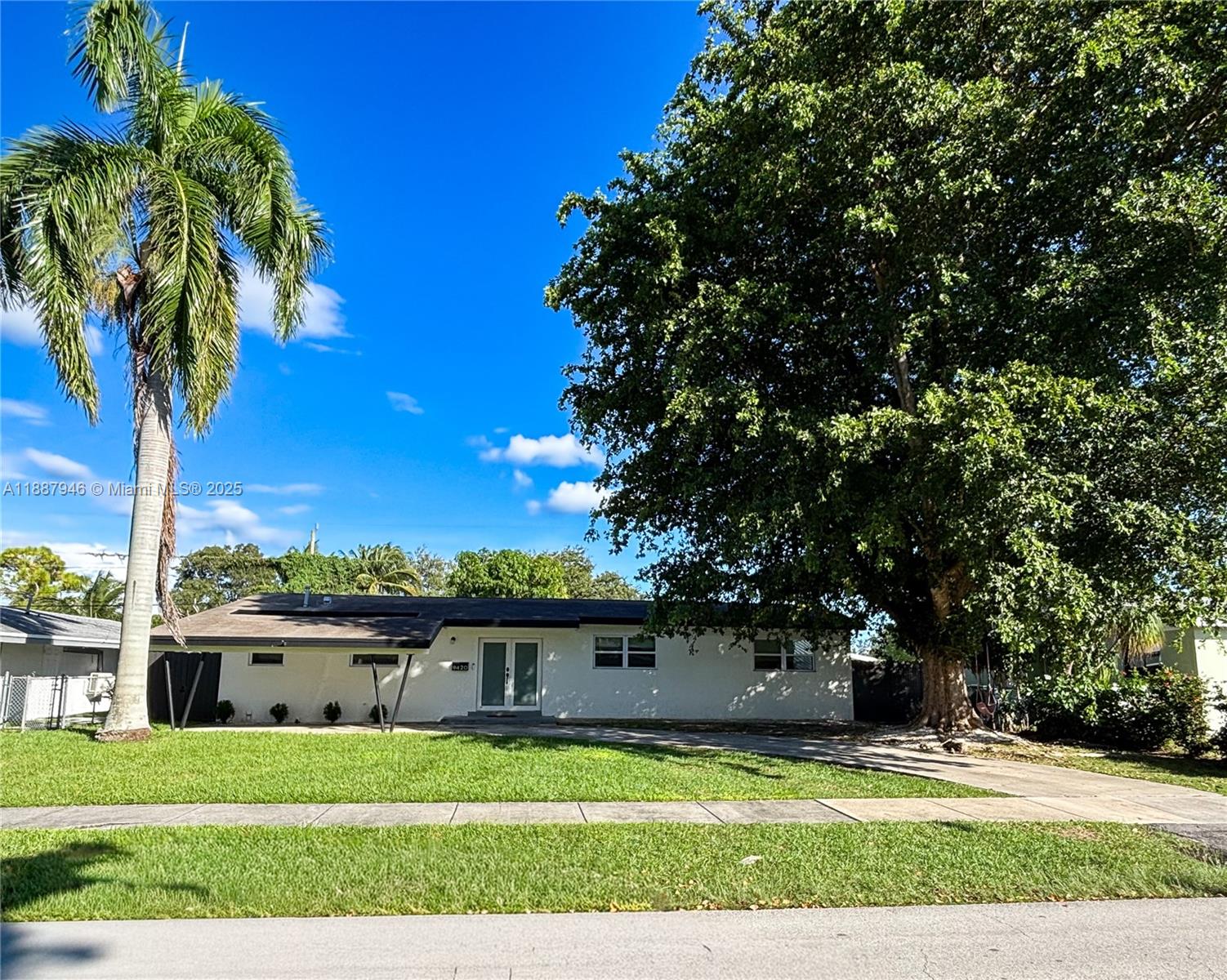 9420 Dominican Dr, Cutler Bay FL 33189