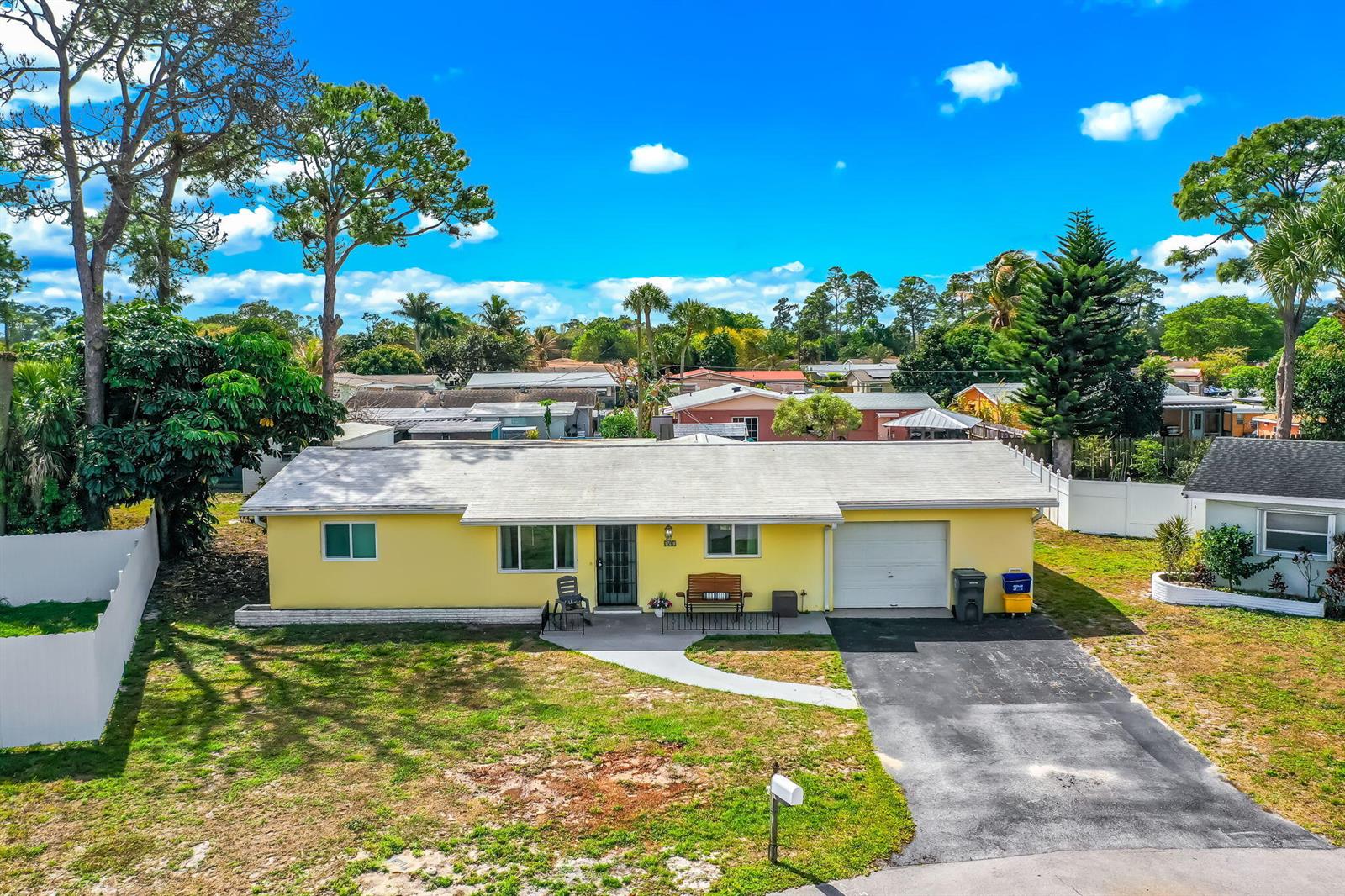 691 Snead Circle, West Palm Beach FL 33413