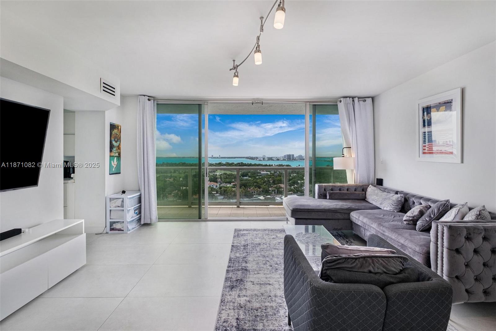 5900 Collins Ave # 1905, Miami Beach FL 33140