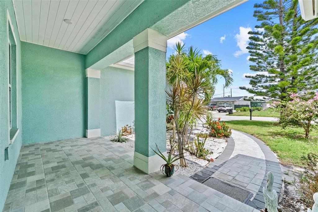 716 LAUREL AVENUE, VENICE, FL — photo 4 of 30