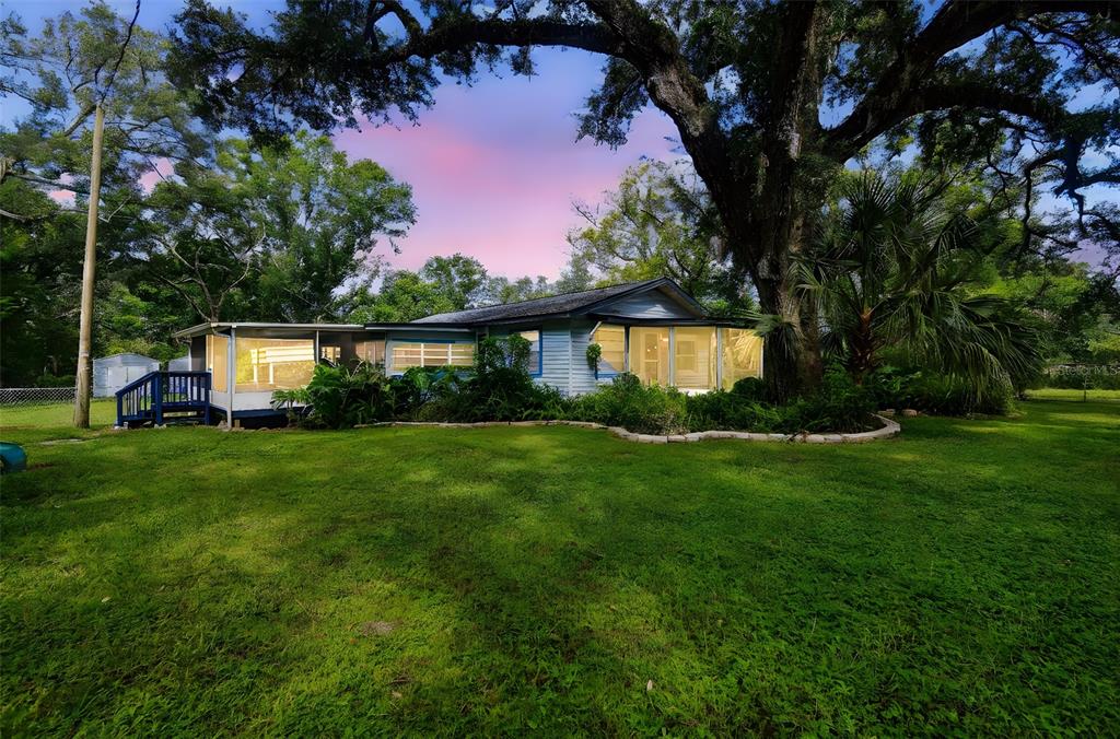 4220 LAKEWOOD DRIVE