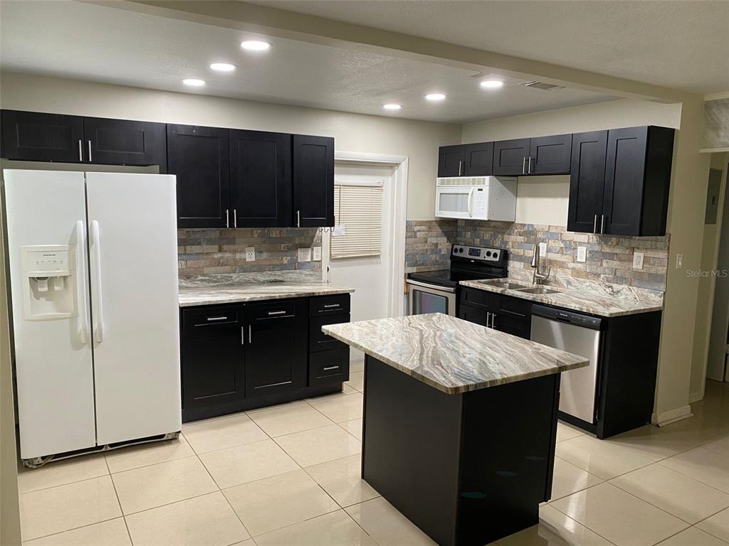 2605 PEMBROOK DRIVE, ORLANDO, FL — photo 4 of 9