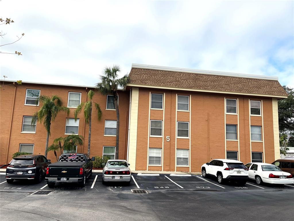 12760 INDIAN ROCKS ROAD UNIT 562, LARGO, FL — photo 2 of 22