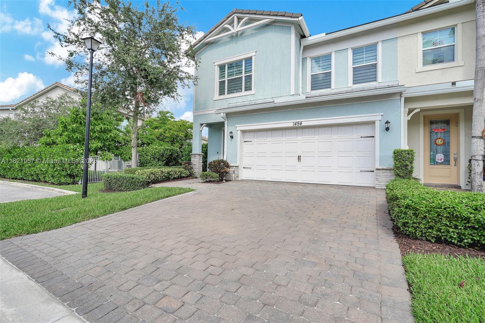 1494 Silk Oak Dr, Hollywood FL 33021