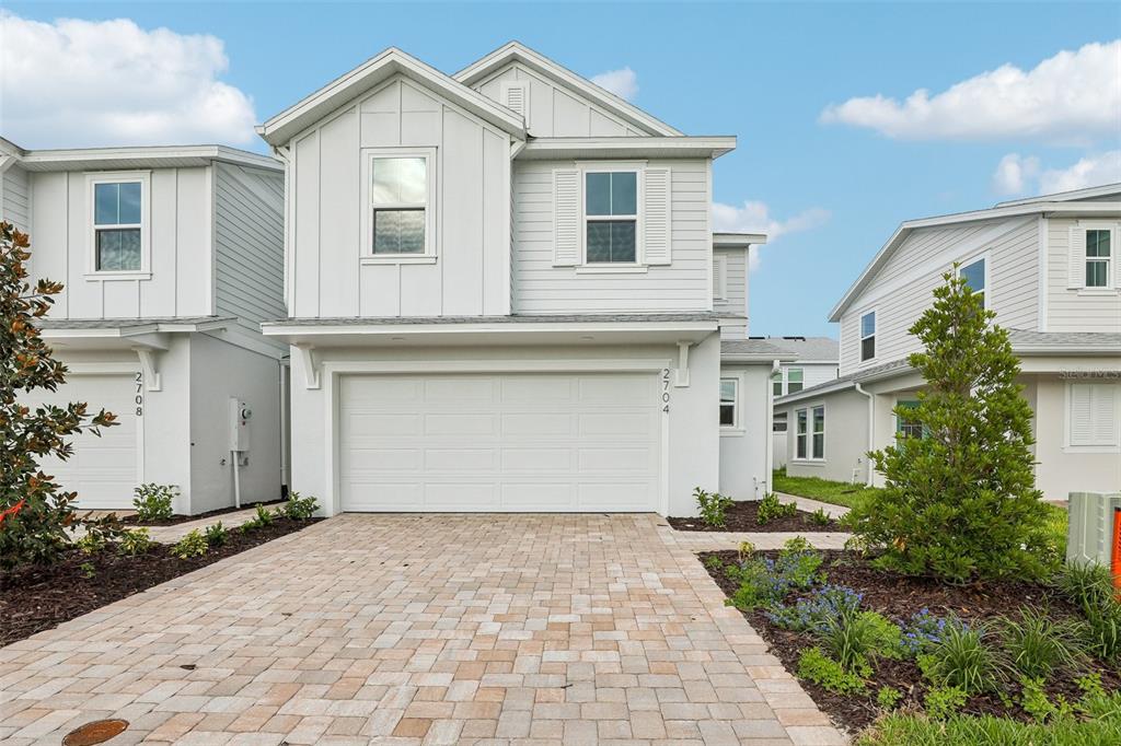 2704 MEADOW CREST DRIVE