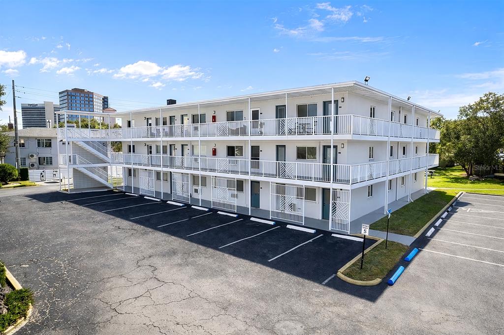 320 LAKEVIEW STREET UNIT 221
