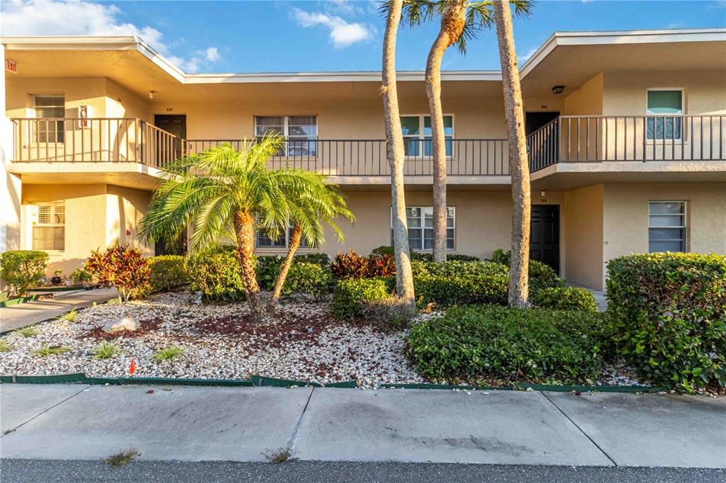 6999 W COUNTRY CLUB DRIVE N UNIT 224