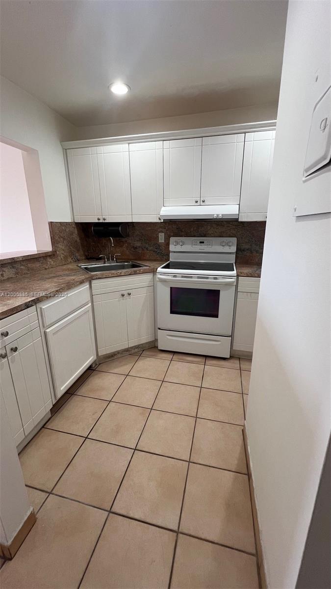 6070 W 18th Ave # 323, Hialeah FL 33012