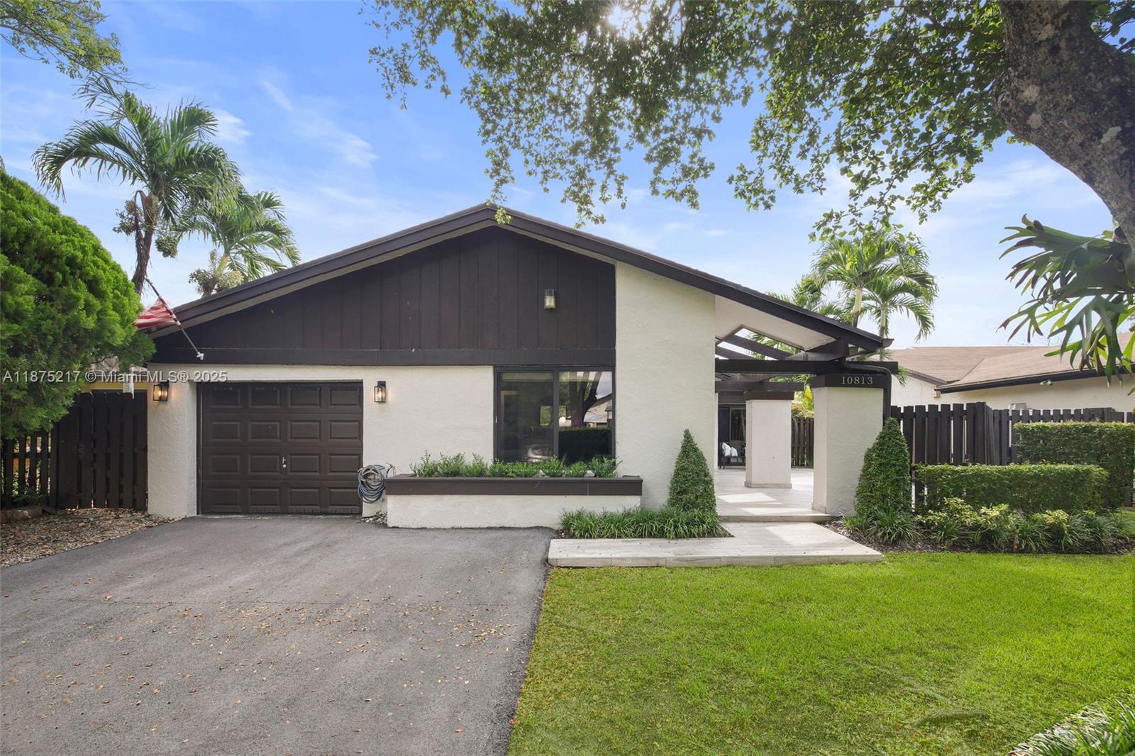 10813 SW 132nd Cir Ct, Miami FL 33186