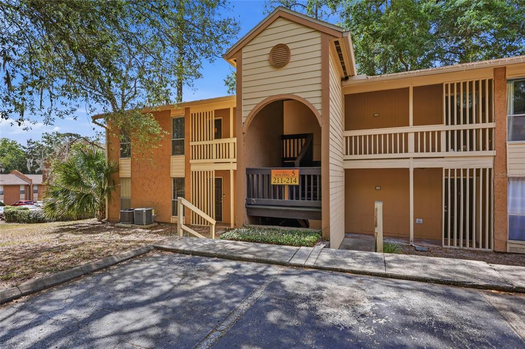 1810 NW 23RD BOULEVARD Bldg 5, 211