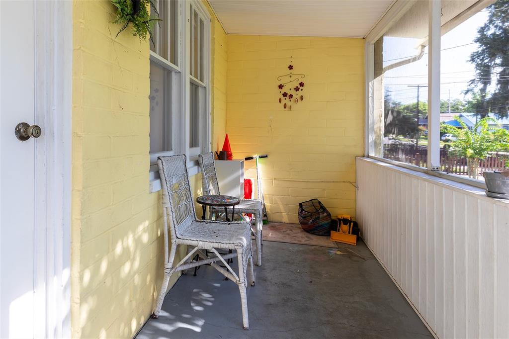 220 N ADELLE AVENUE, DELAND, FL — photo 4 of 30