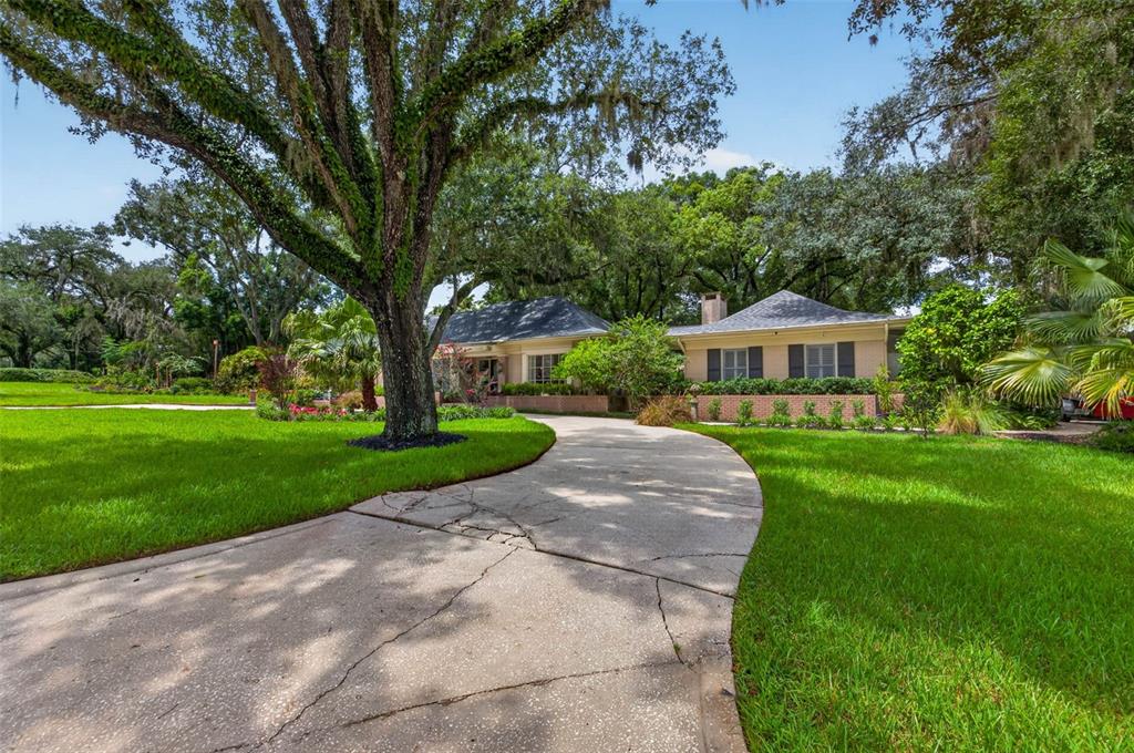 602 S RIVERHILLS DRIVE, TEMPLE TERRACE, FL — photo 2 of 30