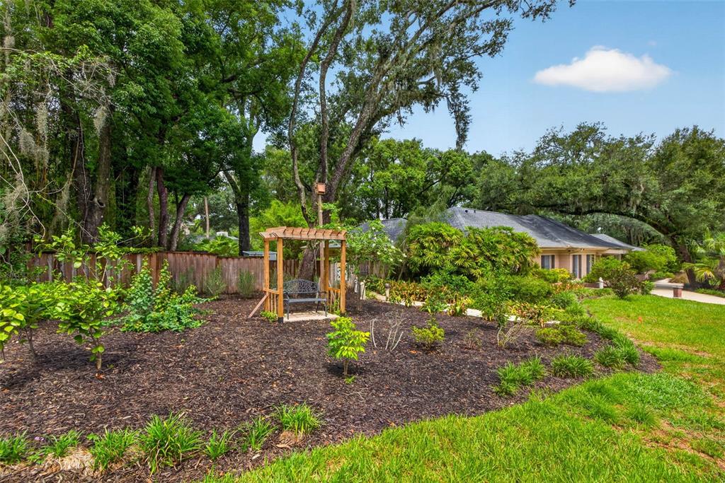 602 S RIVERHILLS DRIVE, TEMPLE TERRACE, FL — photo 5 of 30
