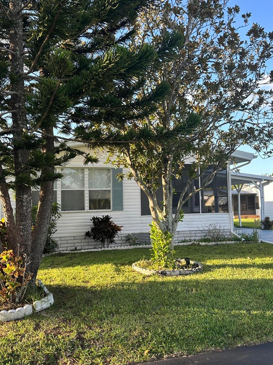 528 Tropical Isles Circle, Fort Pierce FL 34982