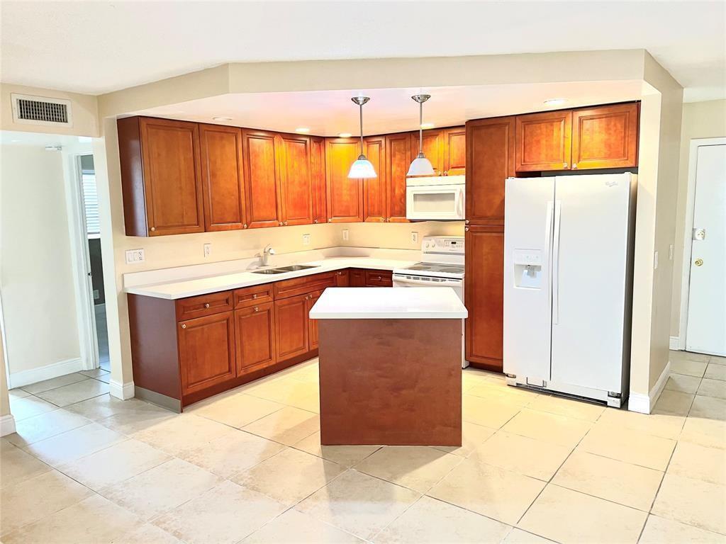 4425 Treehouse Lane # A, Tamarac FL 33319