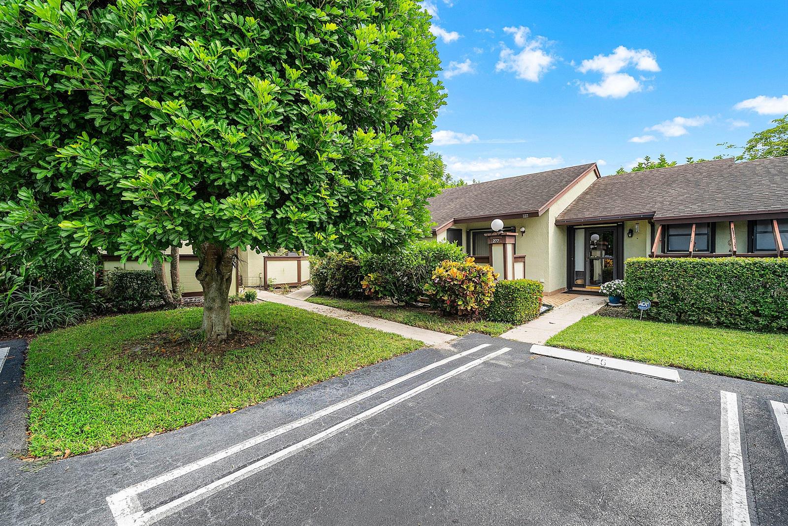 276 Beaver Dam Court, Royal Palm Beach FL 33411