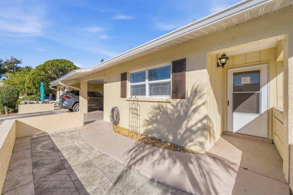 390 301 BOULEVARD W UNIT 27C