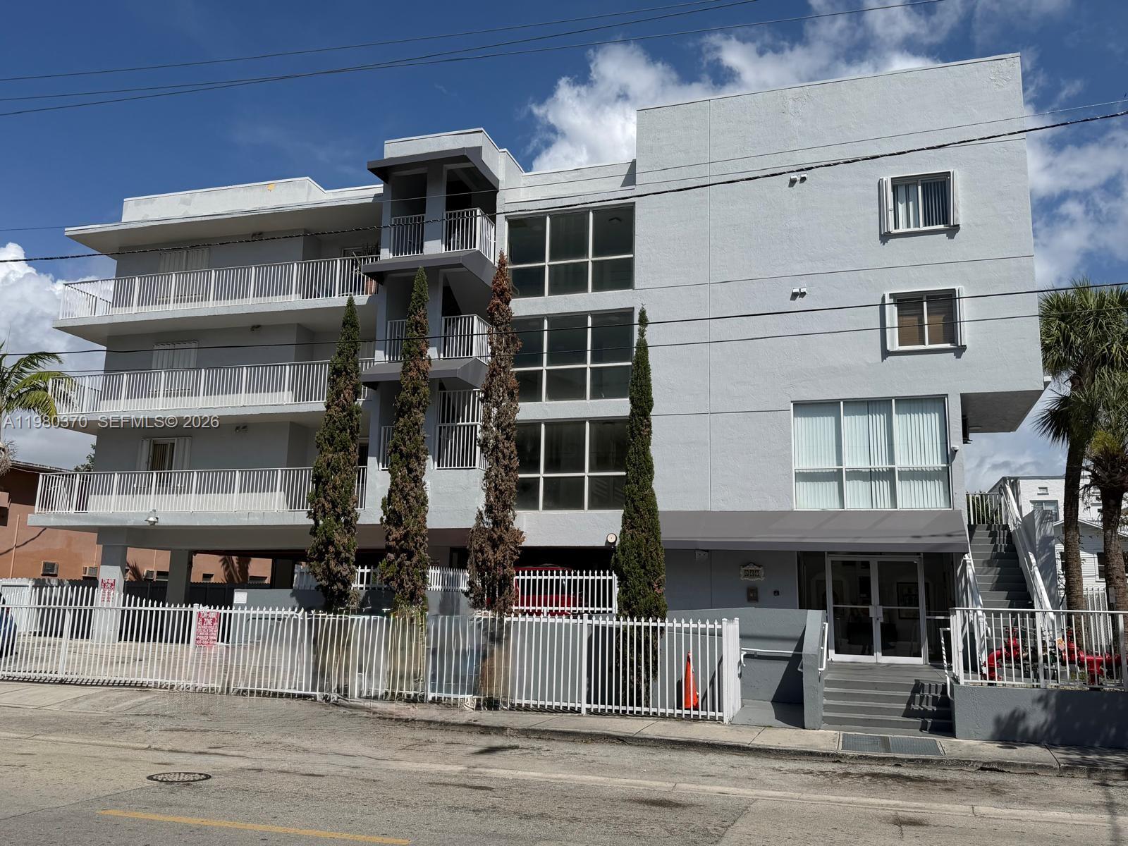 637 SW 3rd St # 308, Miami FL 33130