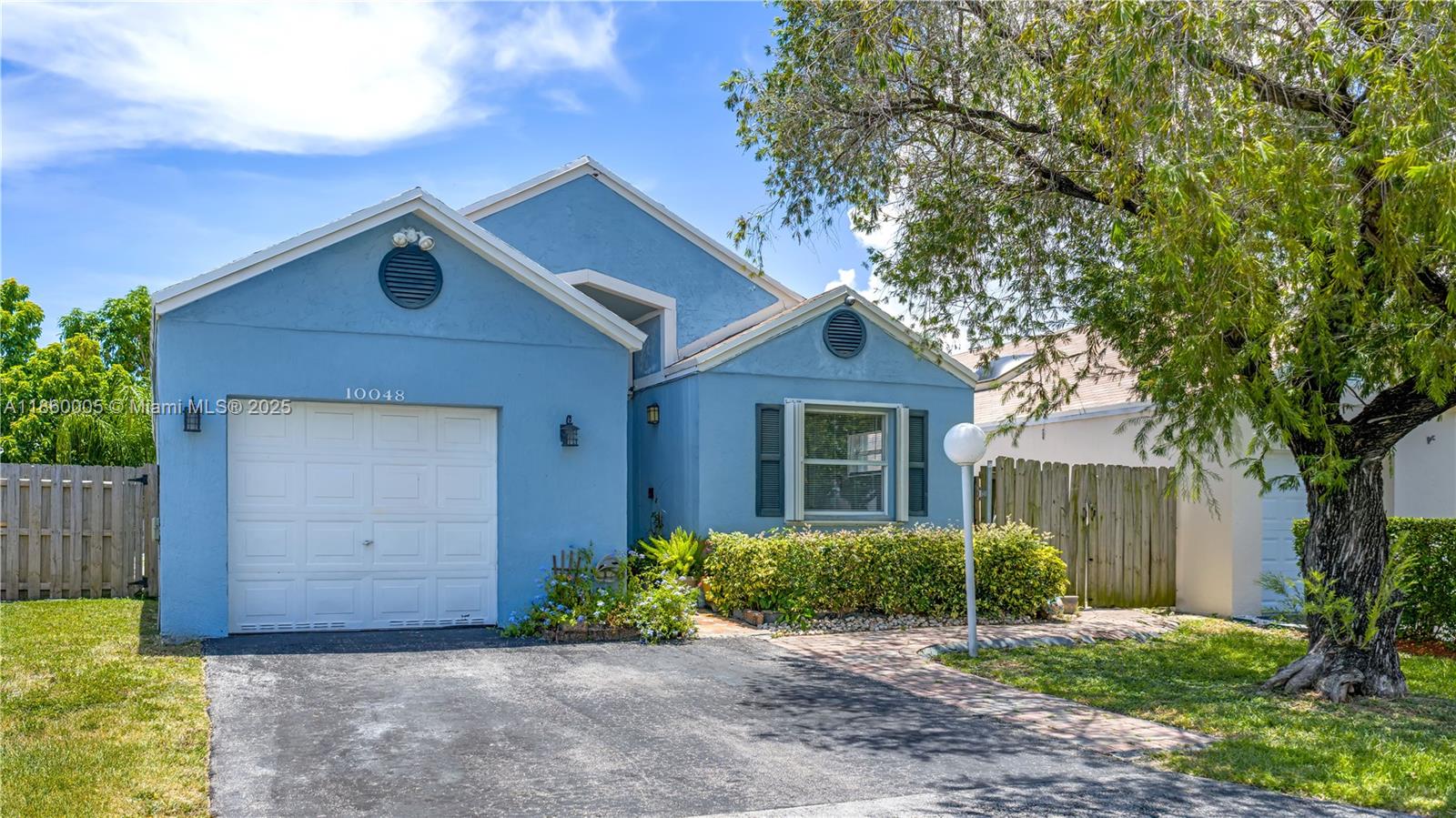 10048 SW 222nd St, Cutler Bay FL 33190