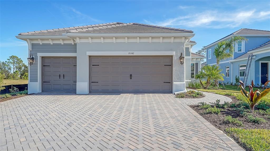 10142 CRYSTAL ISLES CIRCLE