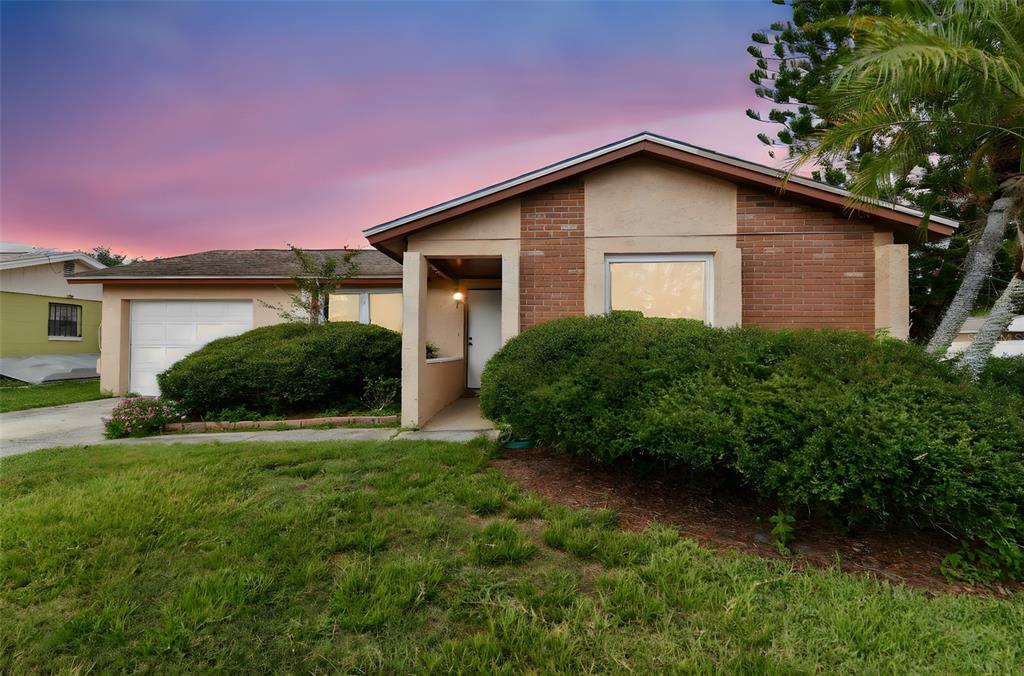 10111 ENCHANTED OAKS CT