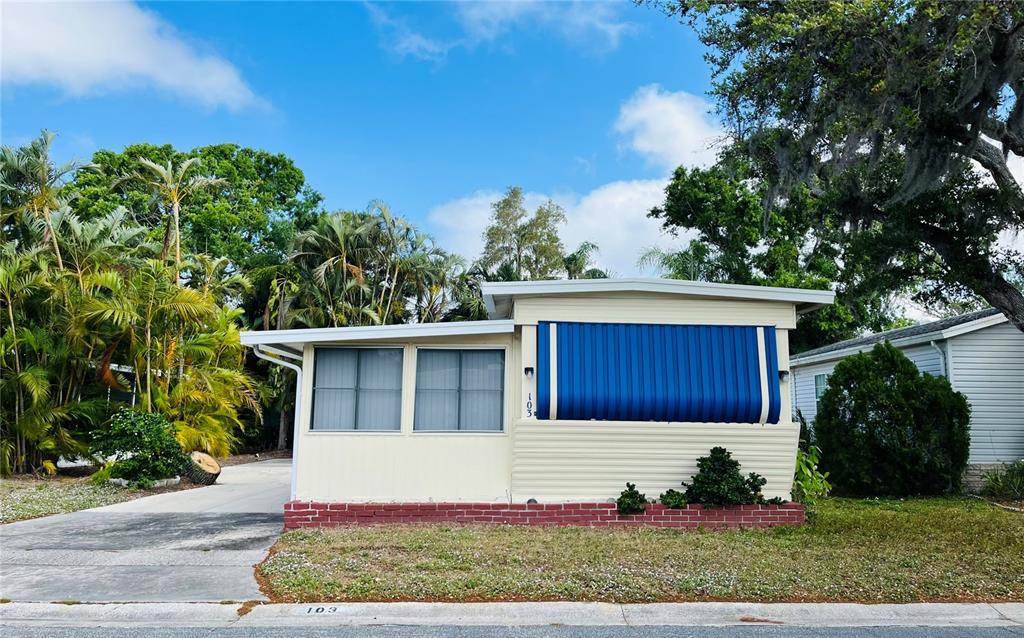 103 OAKWOOD BOULEVARD