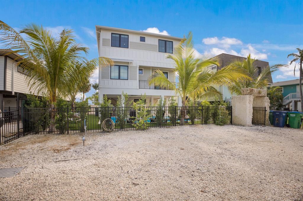 2415 AVENUE B, BRADENTON BEACH, FL — photo 2 of 30