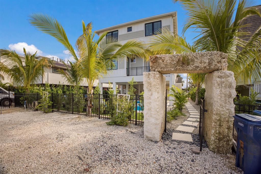 2415 AVENUE B, BRADENTON BEACH, FL — photo 3 of 30