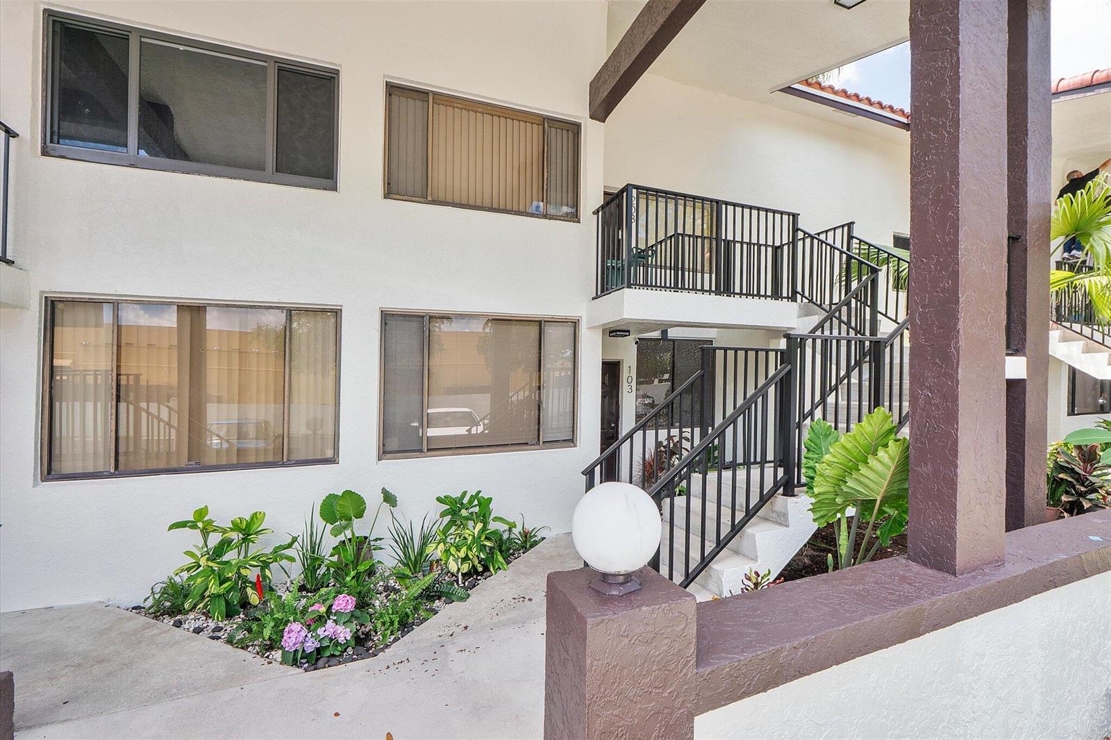 3100 NW 46th Street # 203, Oakland Park FL 33309