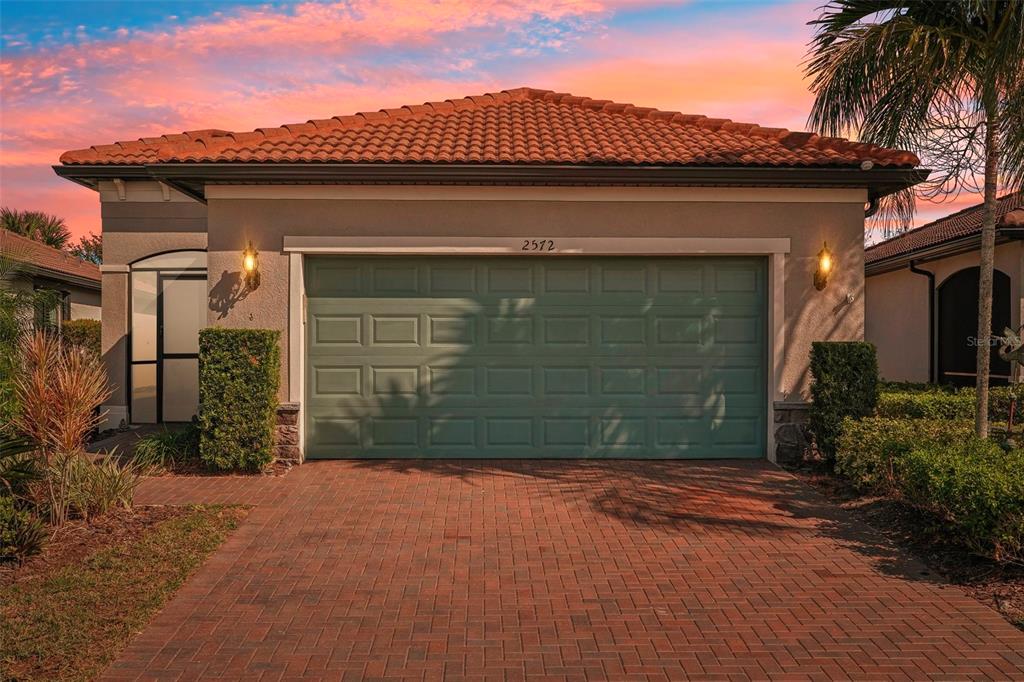 2572 DAISY DRIVE