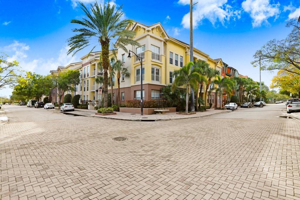 2440 W HORATIO STREET UNIT 1012