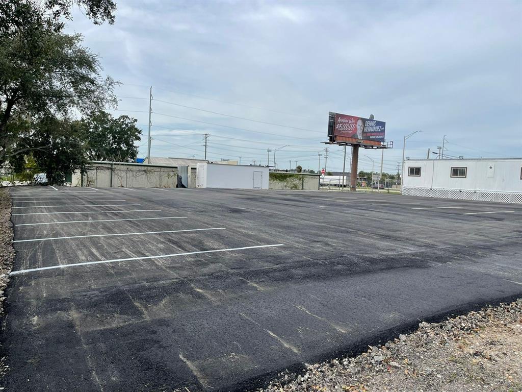 2320 W MEMORIAL BOULEVARD