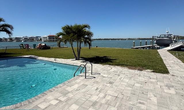 584 CRYSTAL DRIVE, MADEIRA BEACH, FL — photo 5 of 19